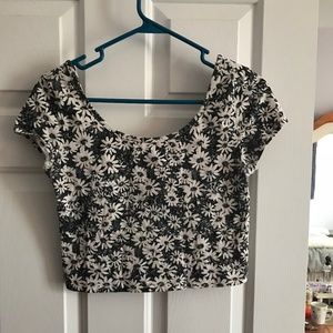 Scoop neck floral print crop top